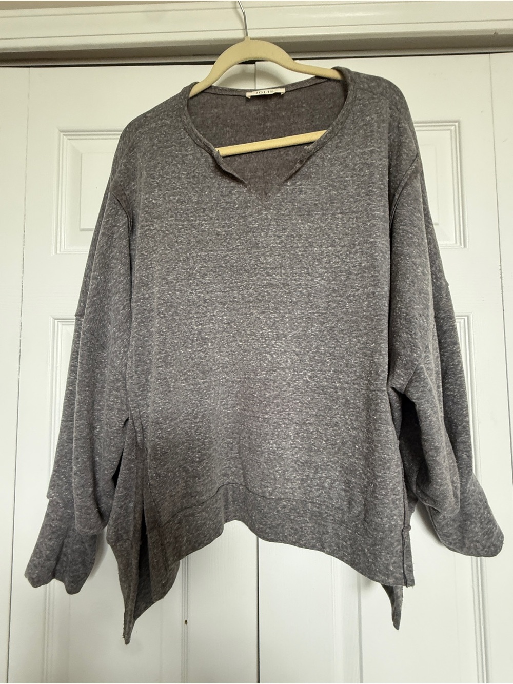 Women's Scoop-Neck Relaxed Pullover Sweater in Heather Gray